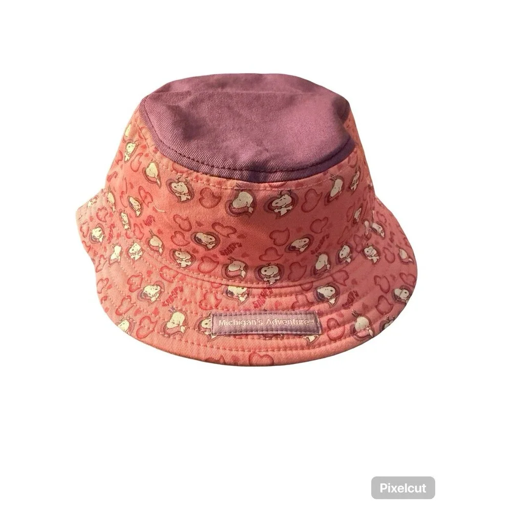 Snoopy bucket hat in bright colors